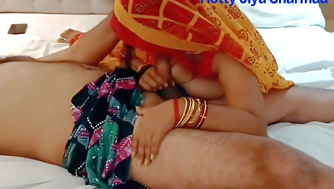 Indian amateur whore enjoys fucking in the kitchen