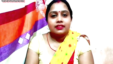 Nikal kr pahni nikal kr chudai karwayi bhabhi ne apni chut ka panika