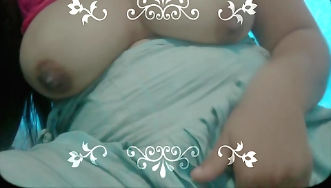 Hot babe in sexy outfit is masturbating with her camera