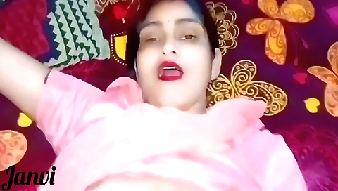 Indian girl enjoys her boyfriend's hard dick in the kitchen