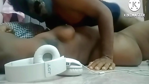 Amateur sex video showing a chubby chick and a stepmom