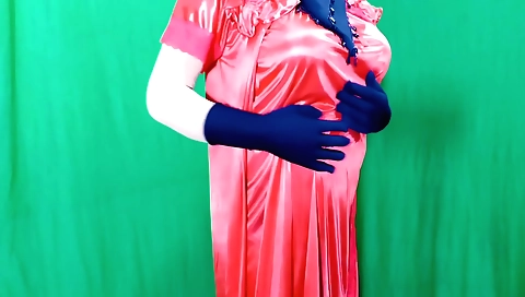 Charming bhabhi in her beautiful indian body makes her hot