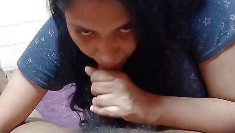 Hot brunette sex with her boyfriend in homemade vid