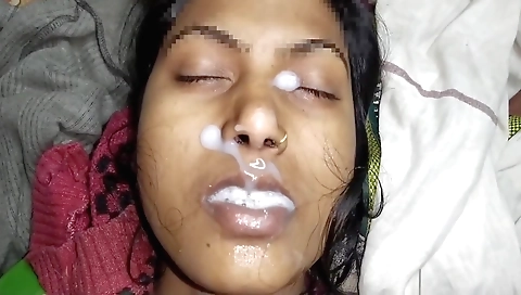 Brunette facesitting face fuck in homemade porn video