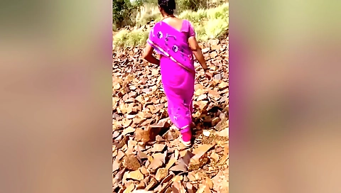 Indian teen gets a hot handjob and a creampie in the yard