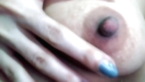 Indian amateur hottie with huge boobs shows her sexy body