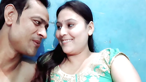 Indian girl with a nice body takes off her underwear