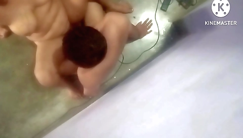 Amateur Indian video shows a girl in a couple of clothes