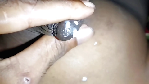 Indian slut is getting her pussy fucked in this homemade vid