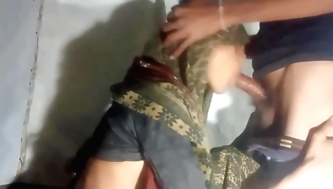 Indian teen fucks her boyfriend in bed in the bedroom
