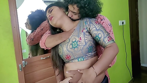 Indian brunette shows off her perfect body in a sexy video