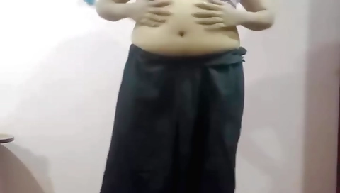 I'm masturbating in front of the webcam in homemade video