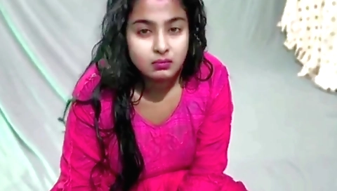 Amateur stepbrother and his step-sister share the bed