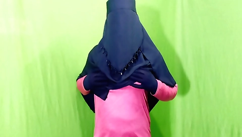 Indian bhabhi is in a good mood and ready for sex in the house