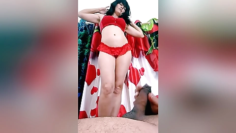 Mature wife in sexy stockings makes out with her friend