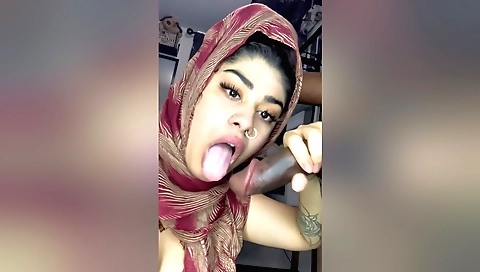 Big booty brunette with a big ass and a long hair takes a facial