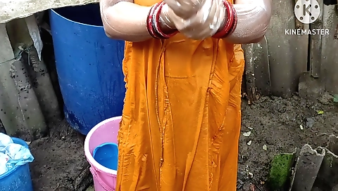 Indian beaut catches her man masturbating in the pool