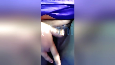 Indian babe wears blue pant at home and likes sucking