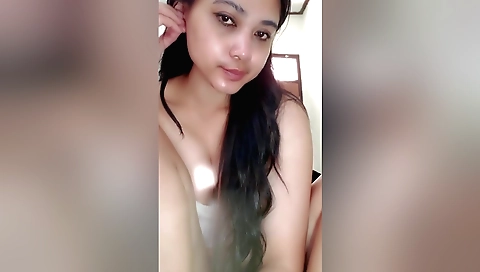 Indian girl with perfect pussy squirts on a video call