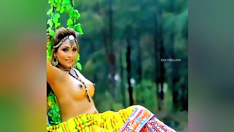 Indian beauty with small natural boobs has solo fun