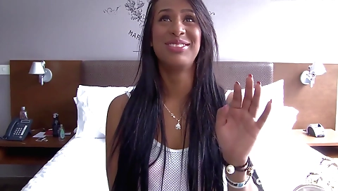 Beautiful pornstar fucking her pussy and mouth at once