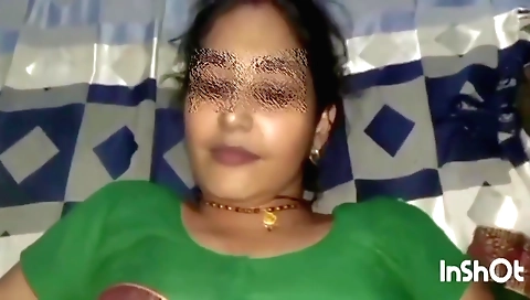 Indian amateur brunette is cheating on her husband