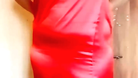 Indian chick is in her sexy lingerie and masturbating