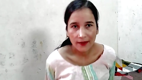 Indian girlfriend with a sexy body riding cock on camera