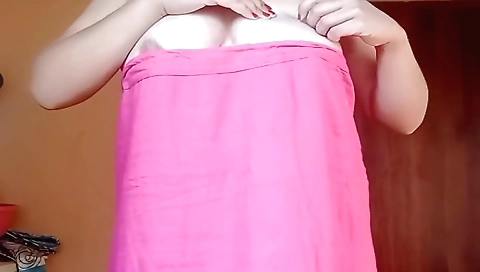 Indian brunette masturbates and moans in her apartment