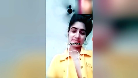 Today Exclusive- Cute Desi Girl Showing Her Boobs And Pussy 7