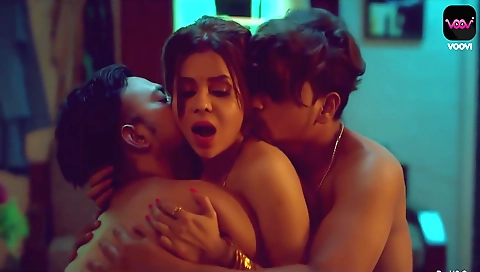 Hot amateur brunette and her friends get humped in threesome