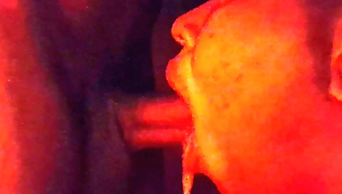 Thick amateur gets fucked and deepthroat in homemade vid