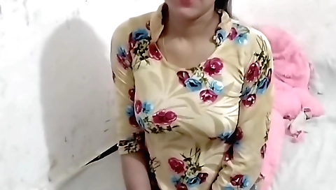 Indian babe has a big natural boobies and tits in her stockings