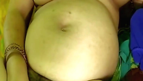 Indian chick gets a dildo in her wet pussy in webcam