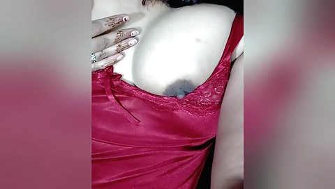 Hot Indian girlfriend gets fucked in the bathroom scene