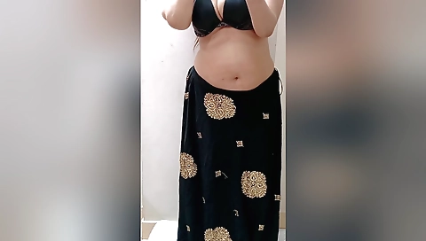 Indian girl is a horny girl who likes to fuck her stepmom