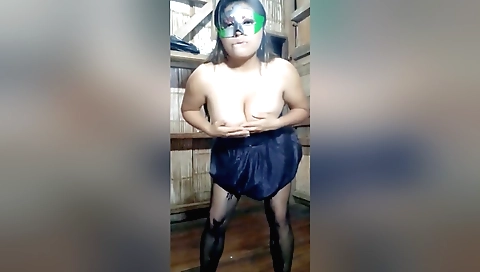 Indian amateur stepmother-in-law masturbates on bed