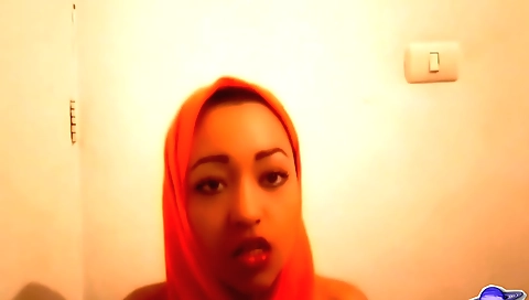 Stunner stripper - chubby muslim stripper becomes a stripers