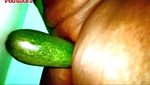 Indian solo female shows her ass and pussy in amateur video