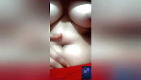 Big tits girl shows her pussy on homemade solo video