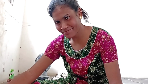 Amateur brunette fucked in deepthicking in a pussy