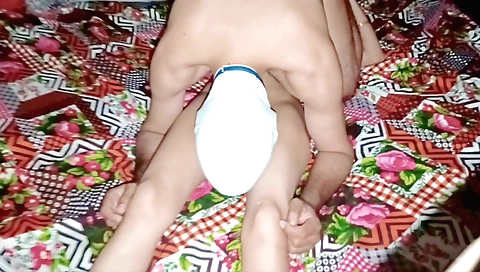 Indian hottie takes off her clothes for a hardcore sex