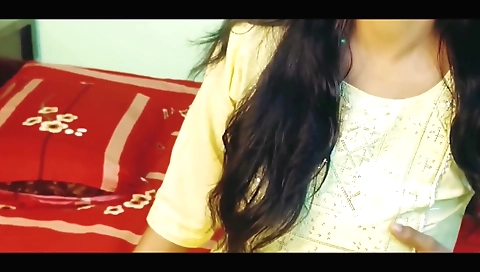 Hot amateur brunette plays with her big boobs and fucks