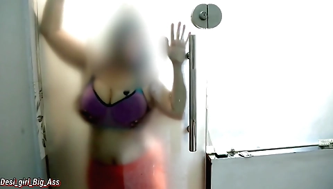 Indian amateur porn with a big-assed girl with a booty