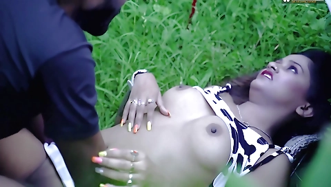 Hot brunette gets her wet pussy bonked on the beach