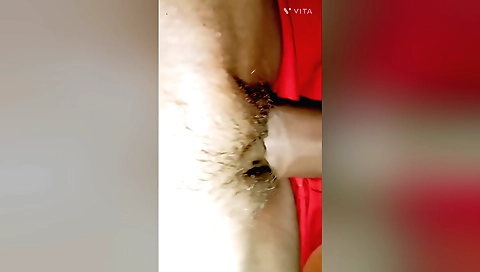 A big white dick in a desi girl's mouth in an amateur video