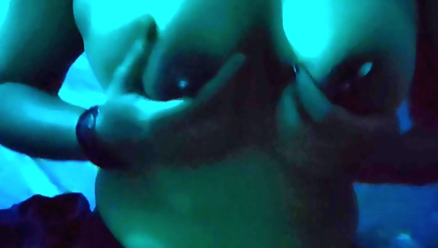 Indian naked amateur babe shows off her beautiful body