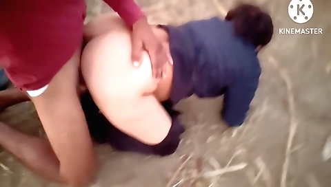 Indian girl gets her first time with her boyfriend in the jungle