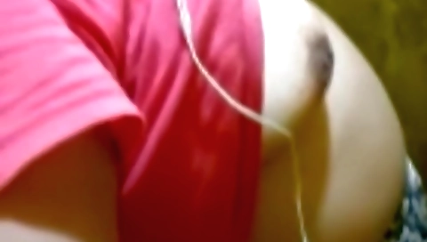 Natural Mature Woman Takes A Bath Slowly Scrub Herself