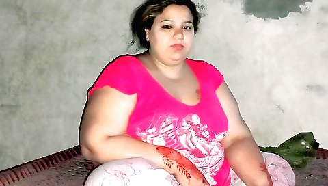 Big ass brunette housewife is masturbating and riding